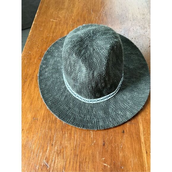 Carve Designs Accessories - Carve Designs dark green with cream and black beach sun hat